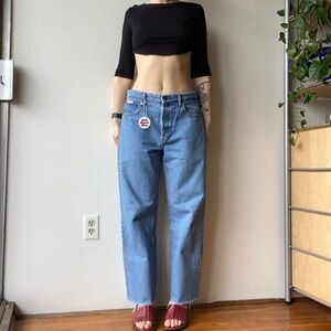 Calvin Klein light wash straight leg distressed jeans size 31